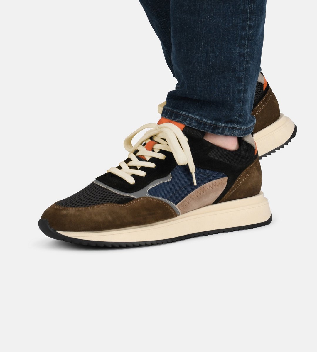 Schoeisel, Schoen, Sneaker, Jeans, Broeken