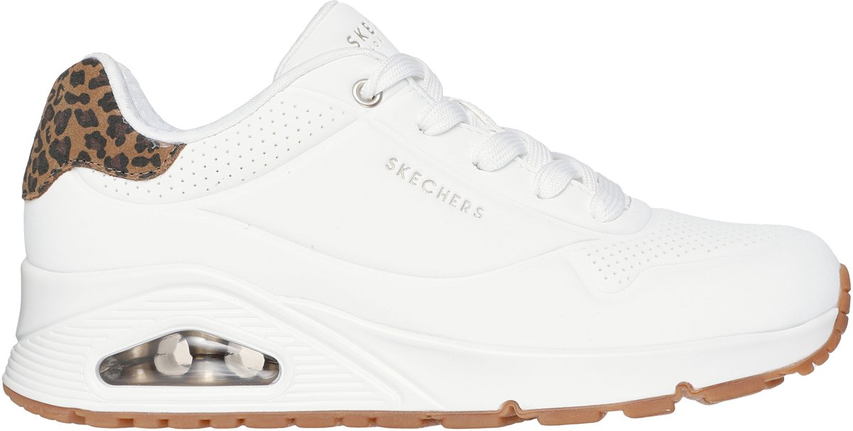 witte sneakers, luchtige zool,  leopard print hak, damessneaker, luipaardprint details