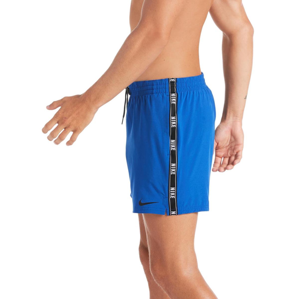 Persoon, Strandkleding, Kleding, Korte broek