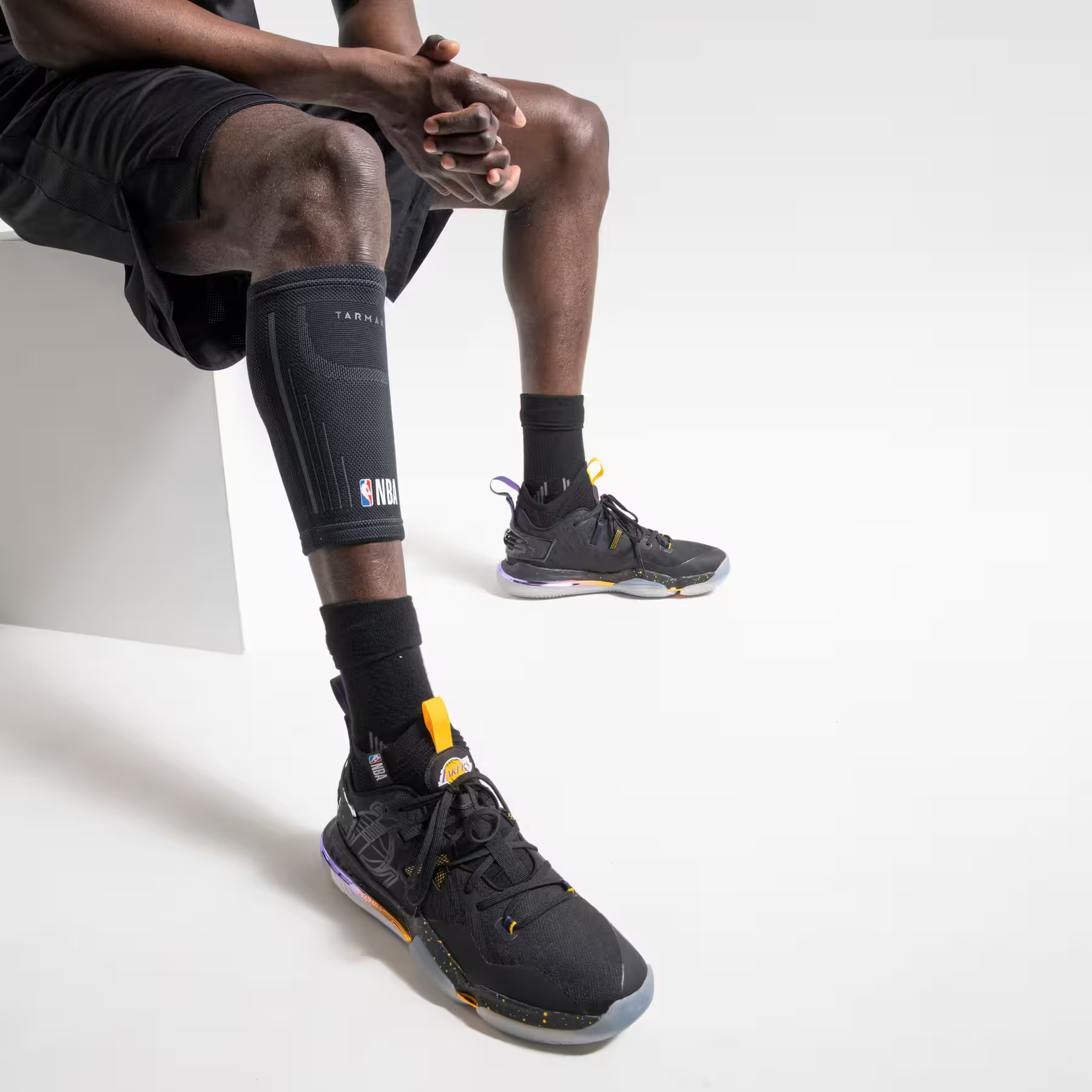 NBA Kuitbrace links/rechts Soft 300 zwart