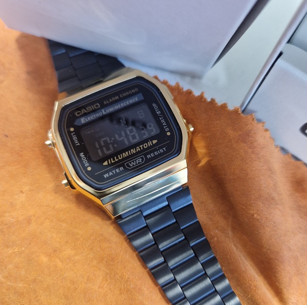 Polshorloge, Elektronica, Digitaal horloge, Scherm