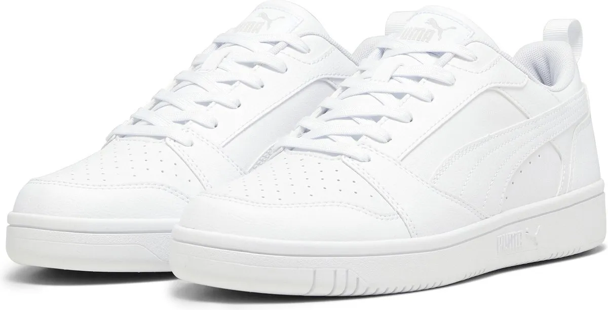 sneakers, witte schoenen, lifestyle sneaker, perforaties, veters