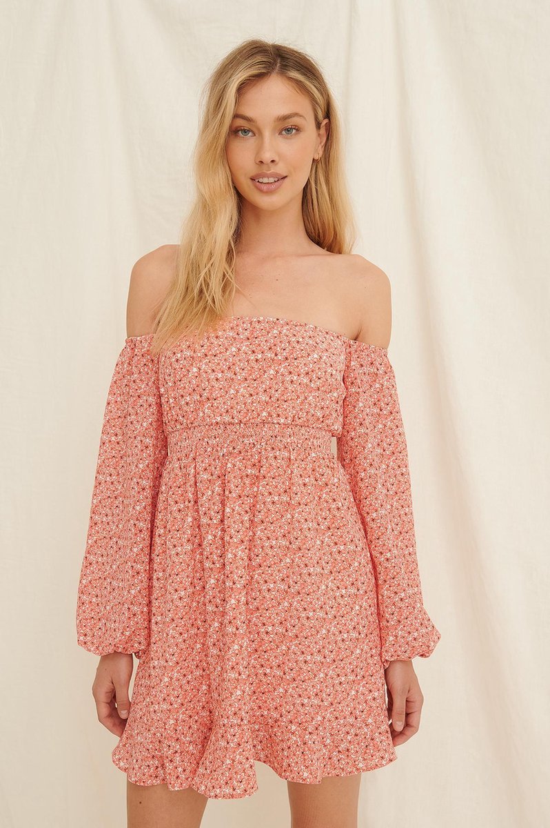NA-KD  - Maat EU 38  - Off Shoulder Smocked Recycled Mini- Vrouwen Jurk - Painted Floral Coral