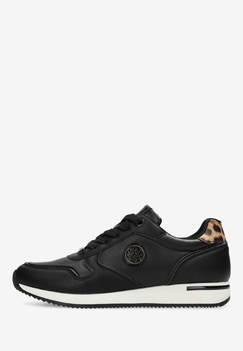 black sneaker, leer, athletic, leopard heel, laces