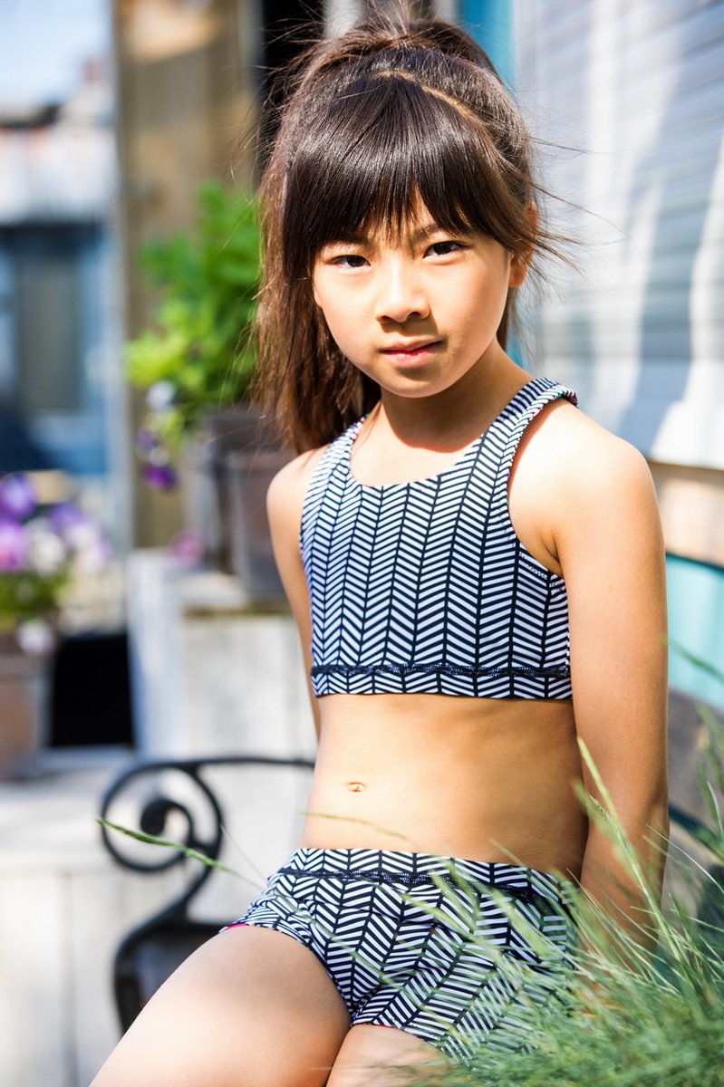 Badkleding, Bikini, Persoon, Gezicht, Korte broek