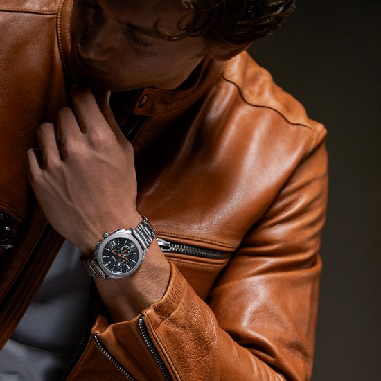 leather jacket, biker jacket, brown, zipped pocket, wristwatch