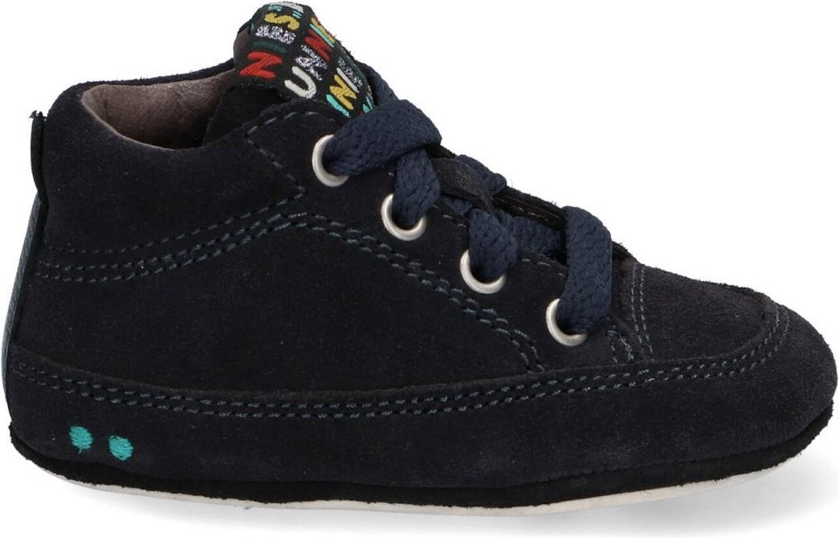 Schoeisel, Schoen, Sneaker, Suede, Canvas