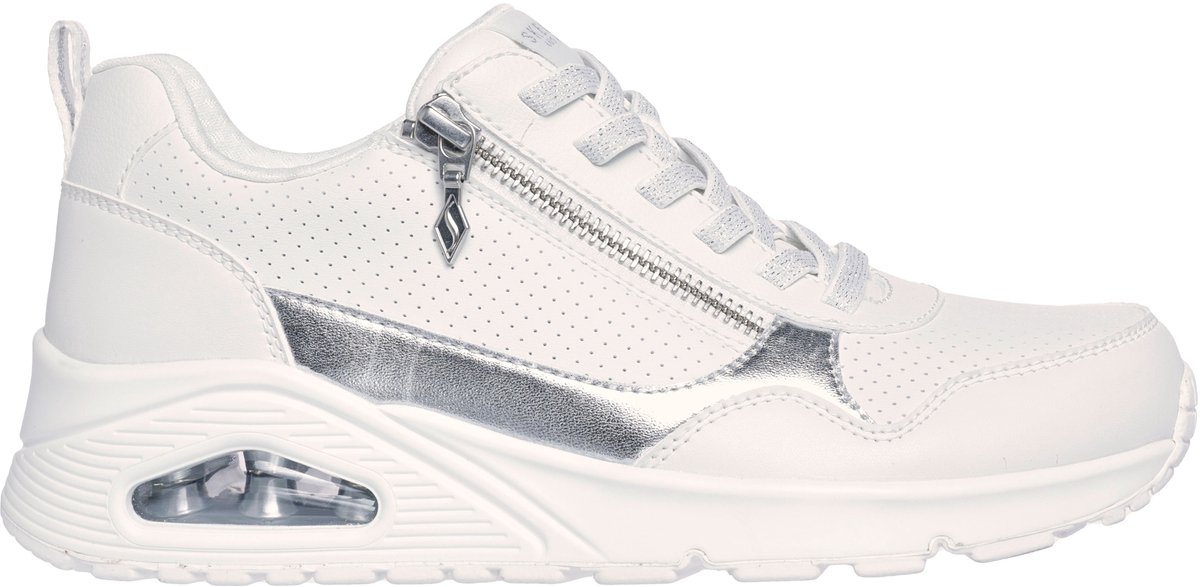 sneaker, witte schoen, liftende zool, glimmende band, zilver detail