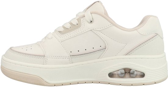 sneaker, witte schoen, airsole, muileer, kicker