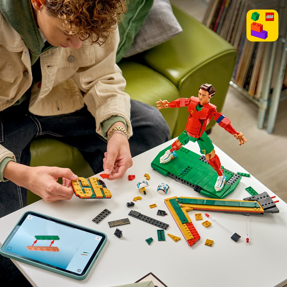 LEGO Editions Cristiano Ronaldo - Voetballegende CR 7 Bouwpakket voor Kinderen - 43016