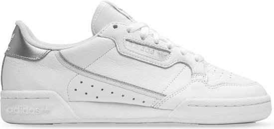 sneaker, witte sneaker, perforaties, casual schoen, luxe detail silver