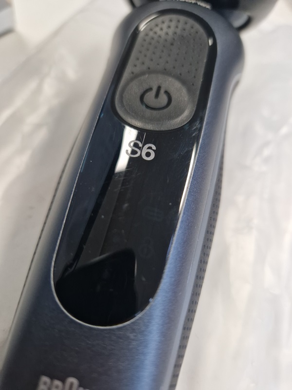 Braun Series 6 61-N7000cc - Elektrisch Scheerapparaat Mannen - Met SmartCare Center - Grijs