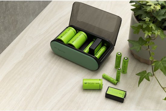 GP ReCyko Batterijlader - Universele batterij oplader - Geschikt voor AA, AAA, C, D, 9v