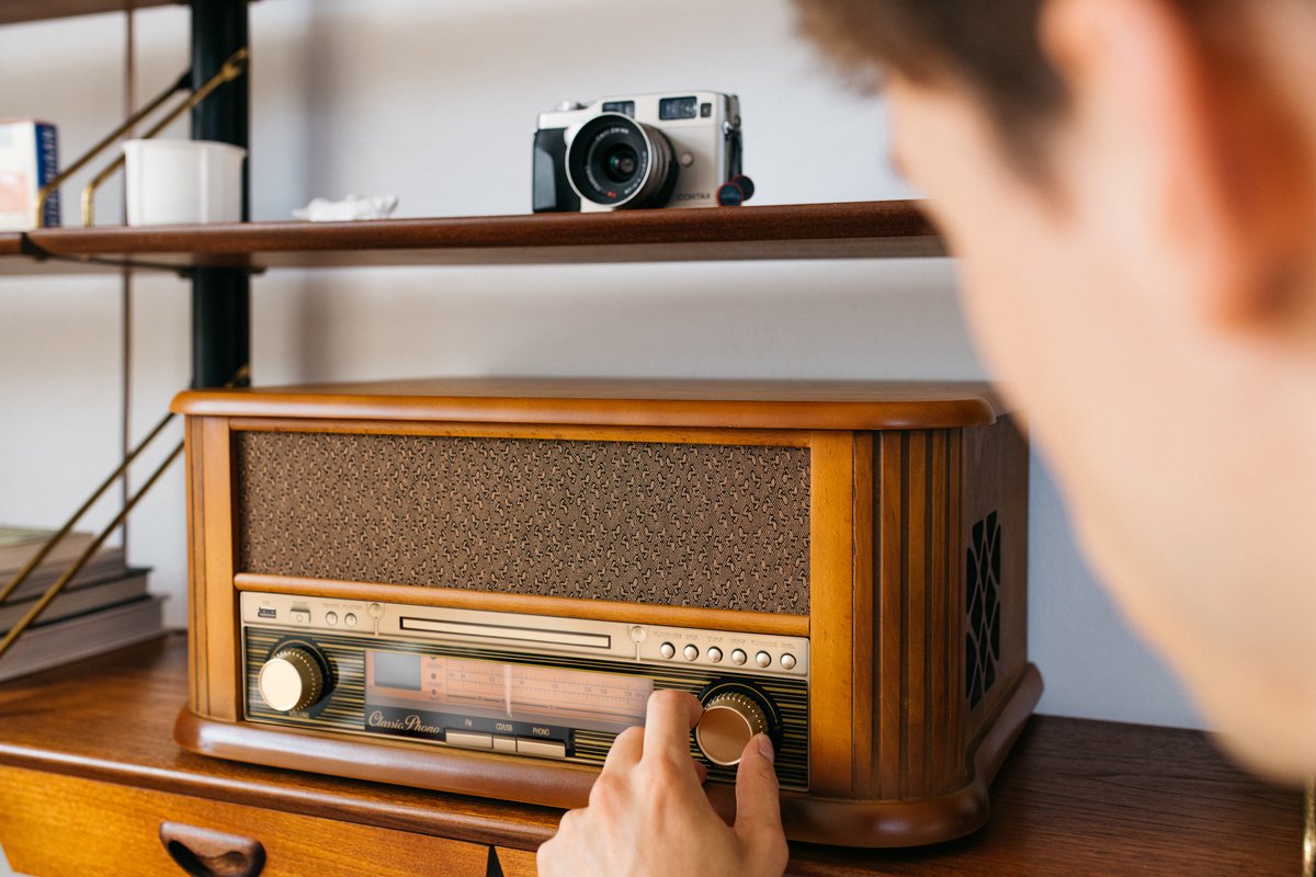 Classic Phono TCD-2500 - Platenspeler - Retro - Met ingebouwde speakers