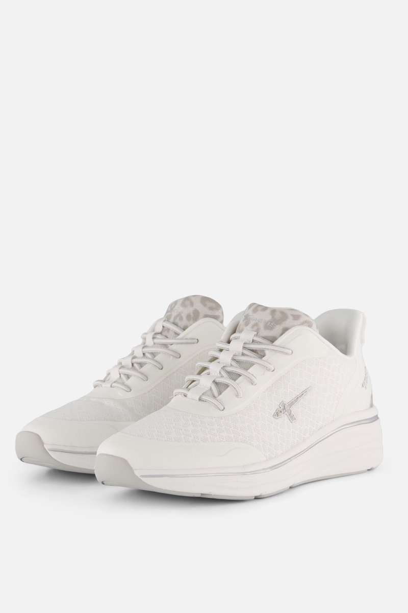witte sneakers, sportieve schoen, mesh bovenwerk, lichtgewicht sneaker, gevoerd leopard-print binnenvoering