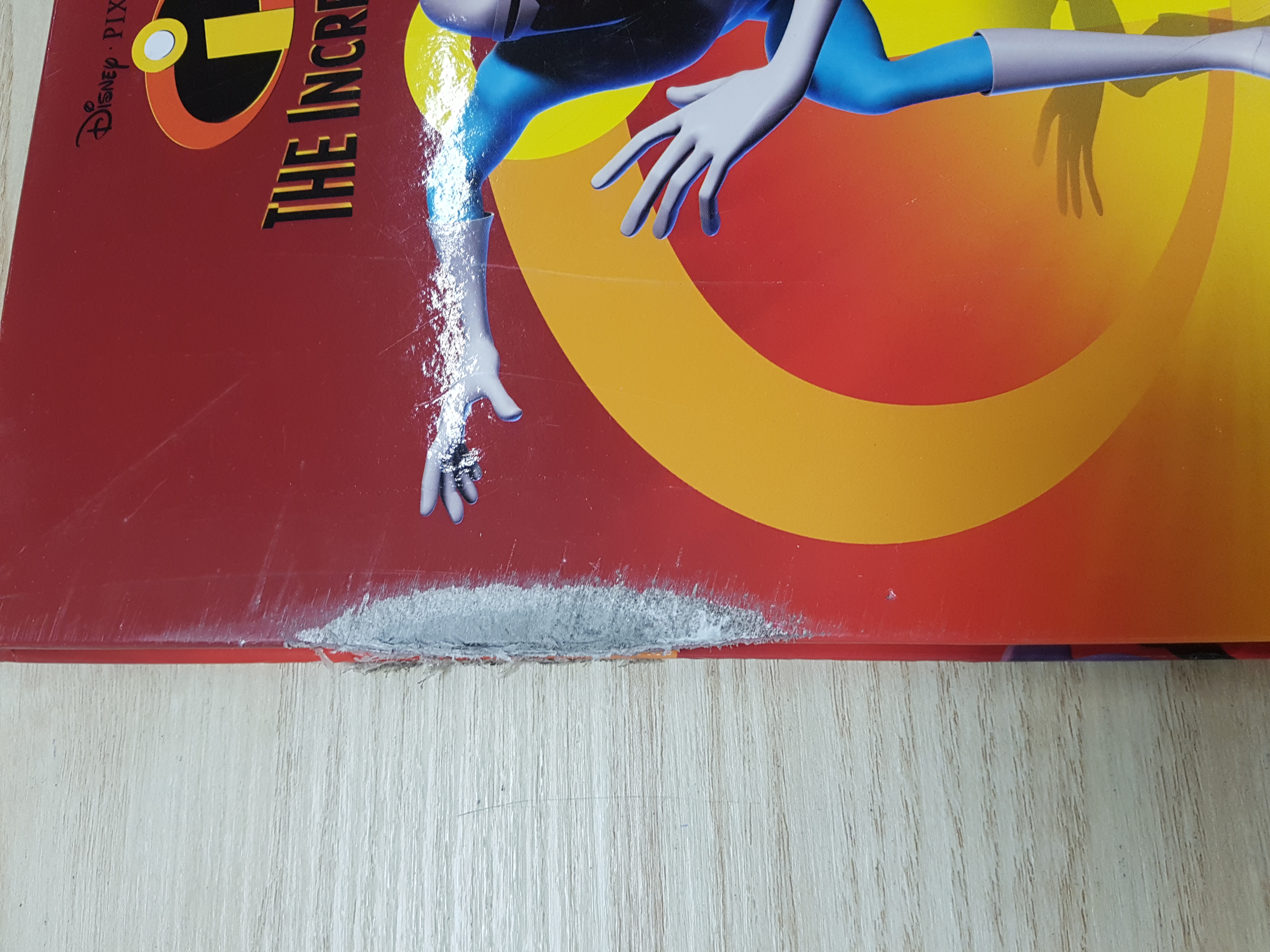 3d25-69b7-4096-a243-96c26d424da0 Disney Pixar The Incredibles Annual 2019