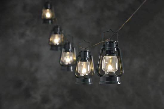 Koopjeshoek: Konstsmide 4128 - Snoerverlichting - 8 lamps flakker LED stormlantaarns groen - 700cm -