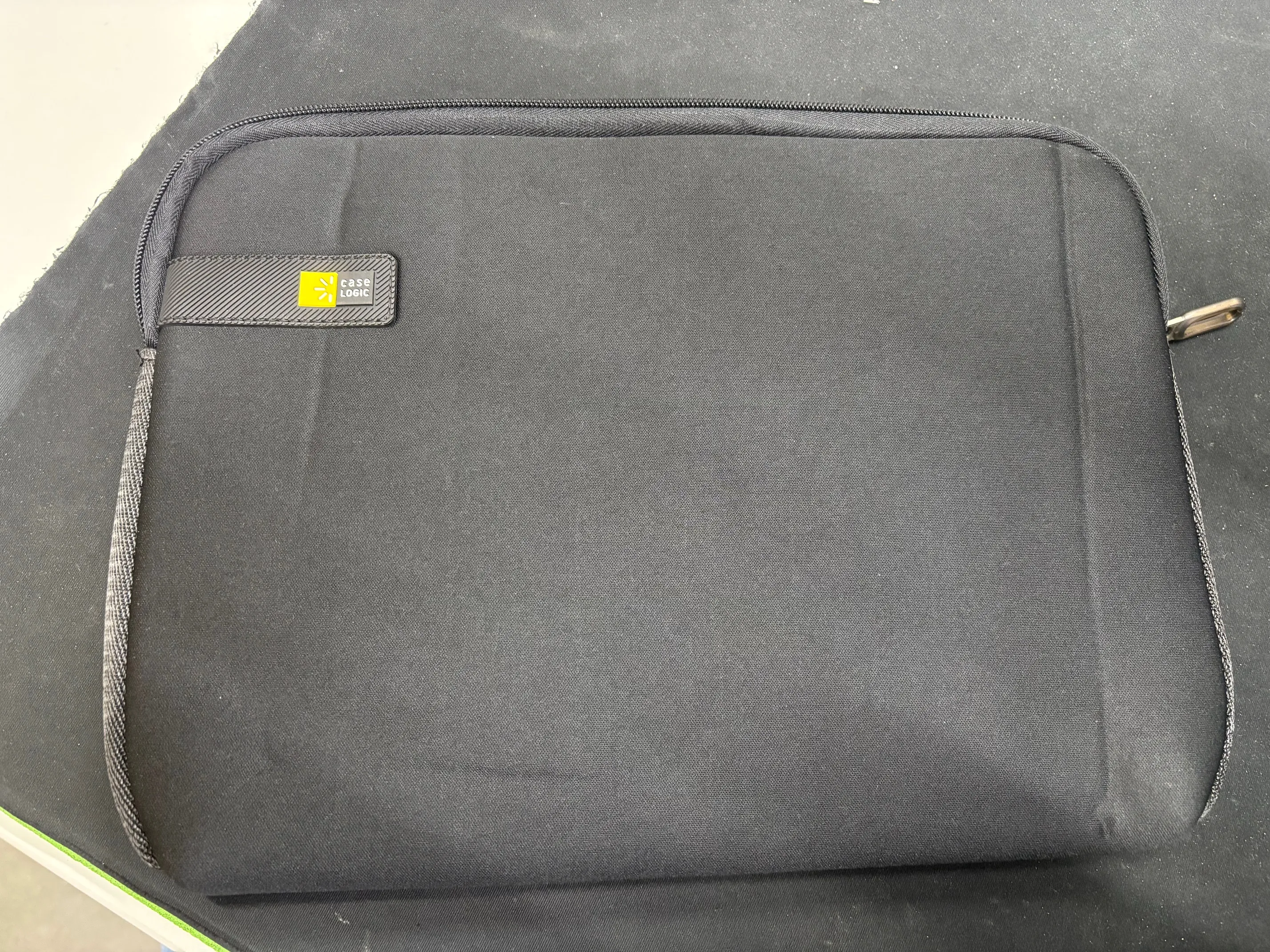 Case Logic LAPS113 - Laptophoes / Sleeve - 13 inch - Zwart