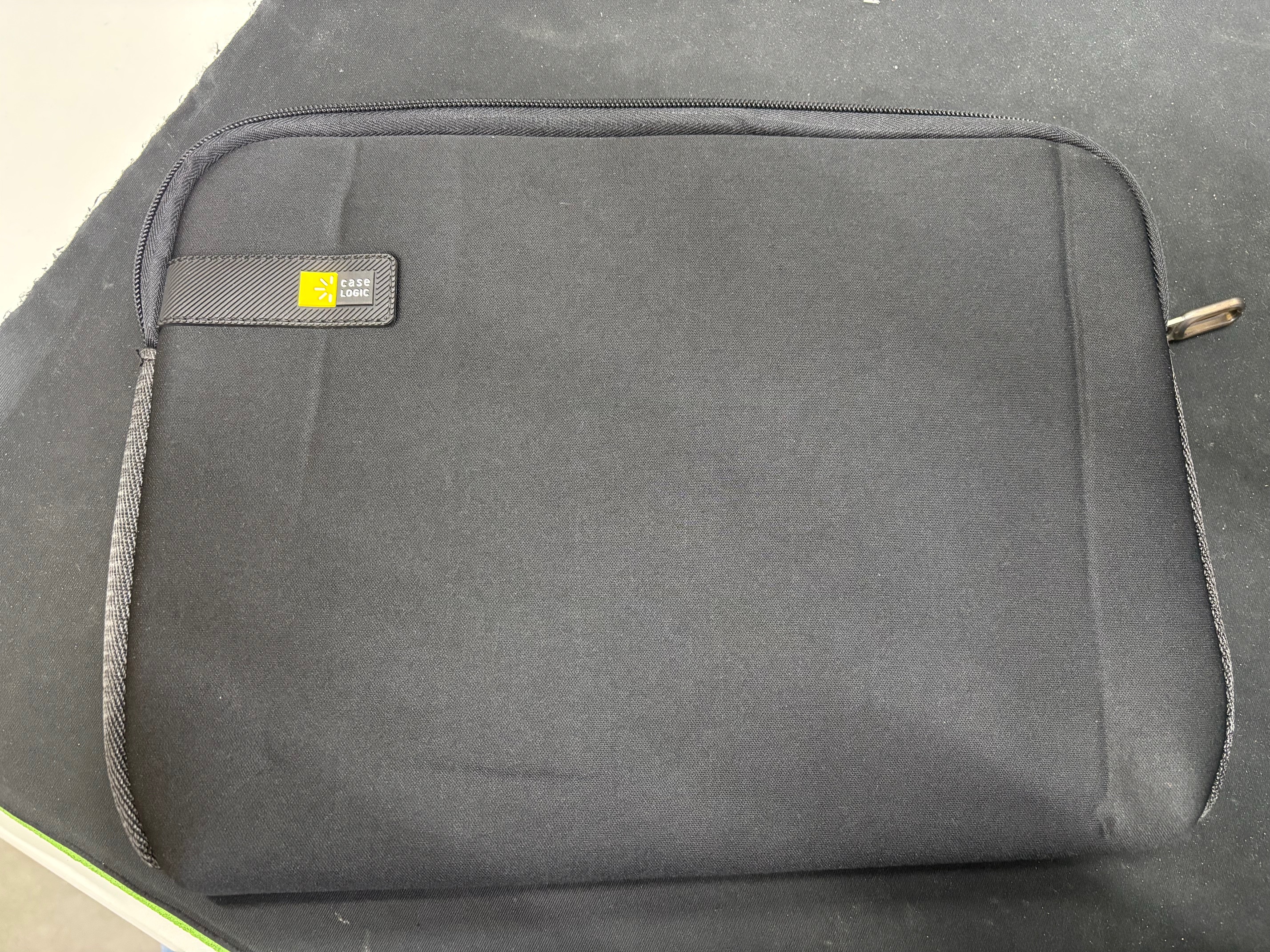 Case Logic LAPS113 - Laptophoes / Sleeve - 13 inch - Zwart