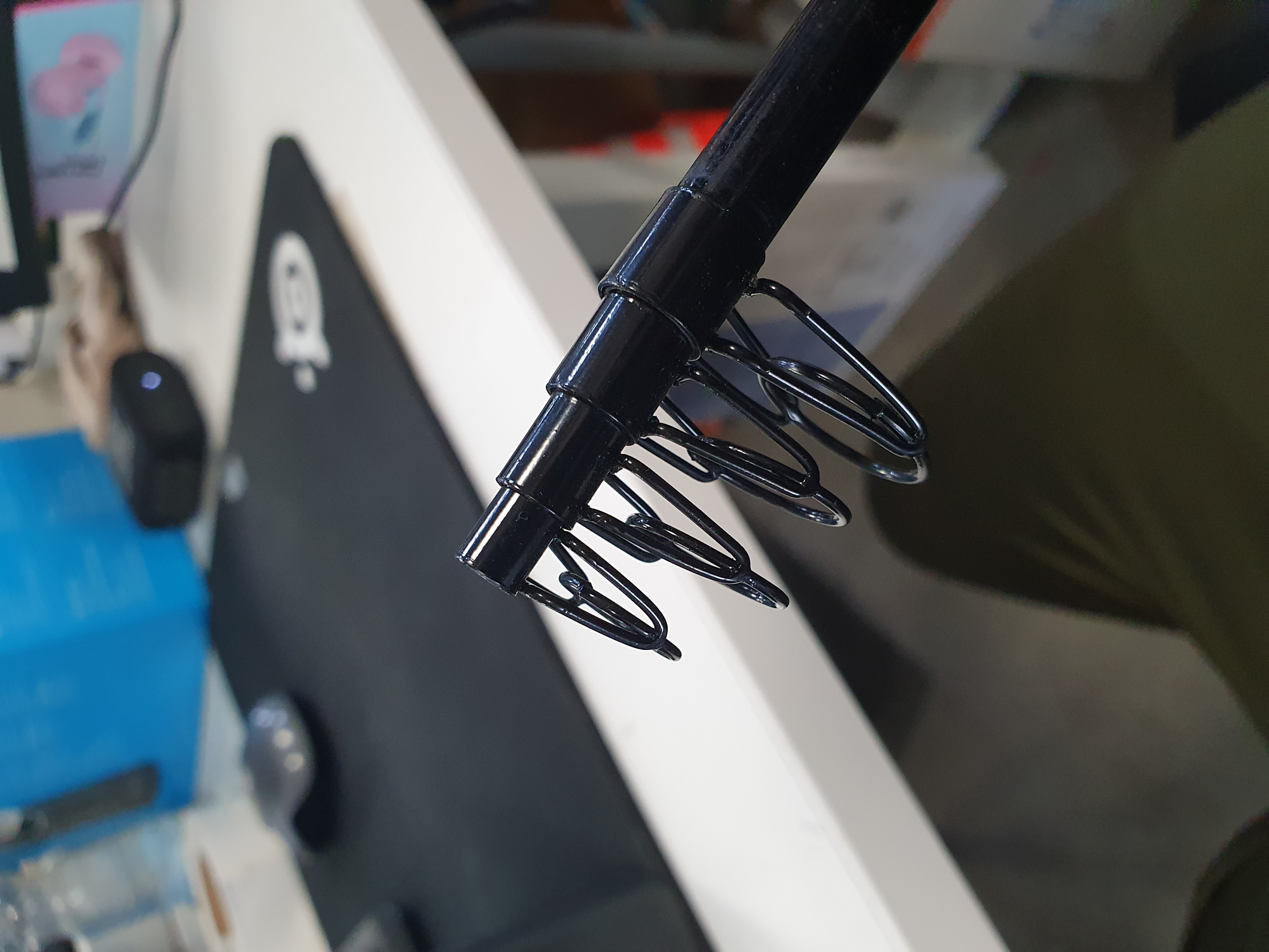 kledinghanger, haak, prikker, spiraal, metalen steun