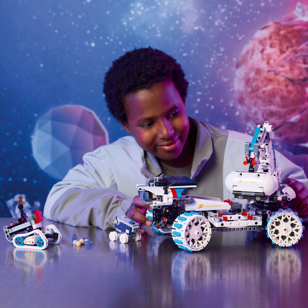 LEGO® Technic Lunar Outpost™ Maanrover Ruimtevoertuig - 42211