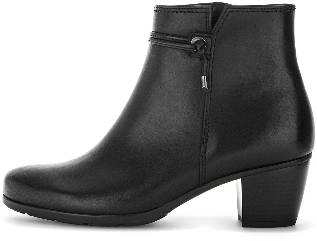 Kleding, Schoeisel, Schoen, Hoge hak