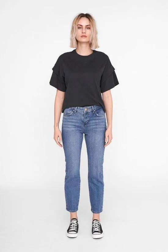 Noisy may Jeans Nmolivia Nw Slim Straight Jeans Mb 27015687 Medium Blue Denim Dames Maat - W27 X L32