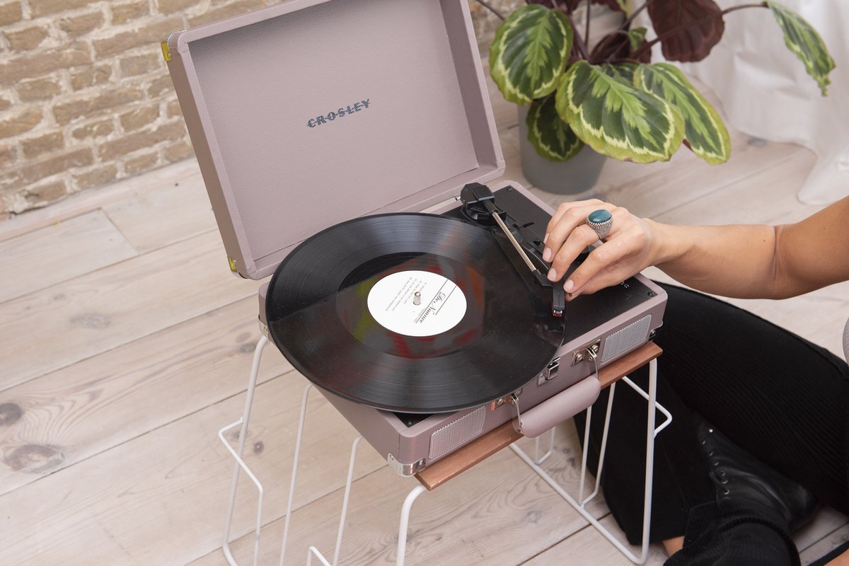 Crosley Cruiser Deluxe Bluetooth Platenspeler Purple ash