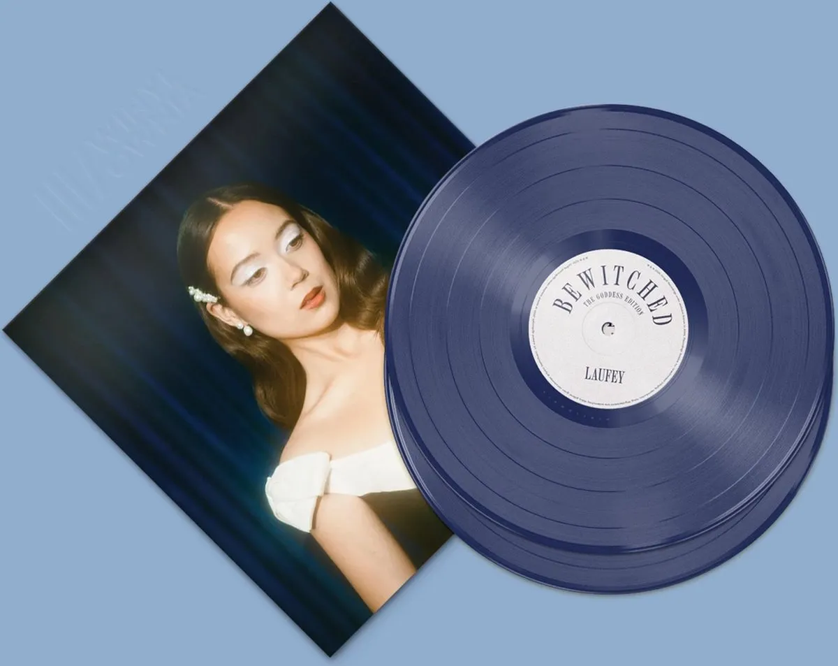 Laufey - Bewitched: The Goddess Edition (Blue 2LP)
