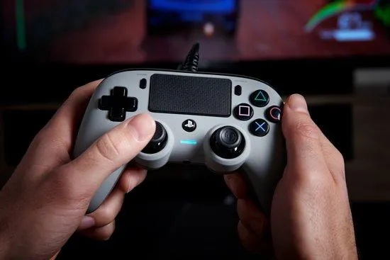 Nacon PS4 Official Licensed Wired Compact Controller Grijs