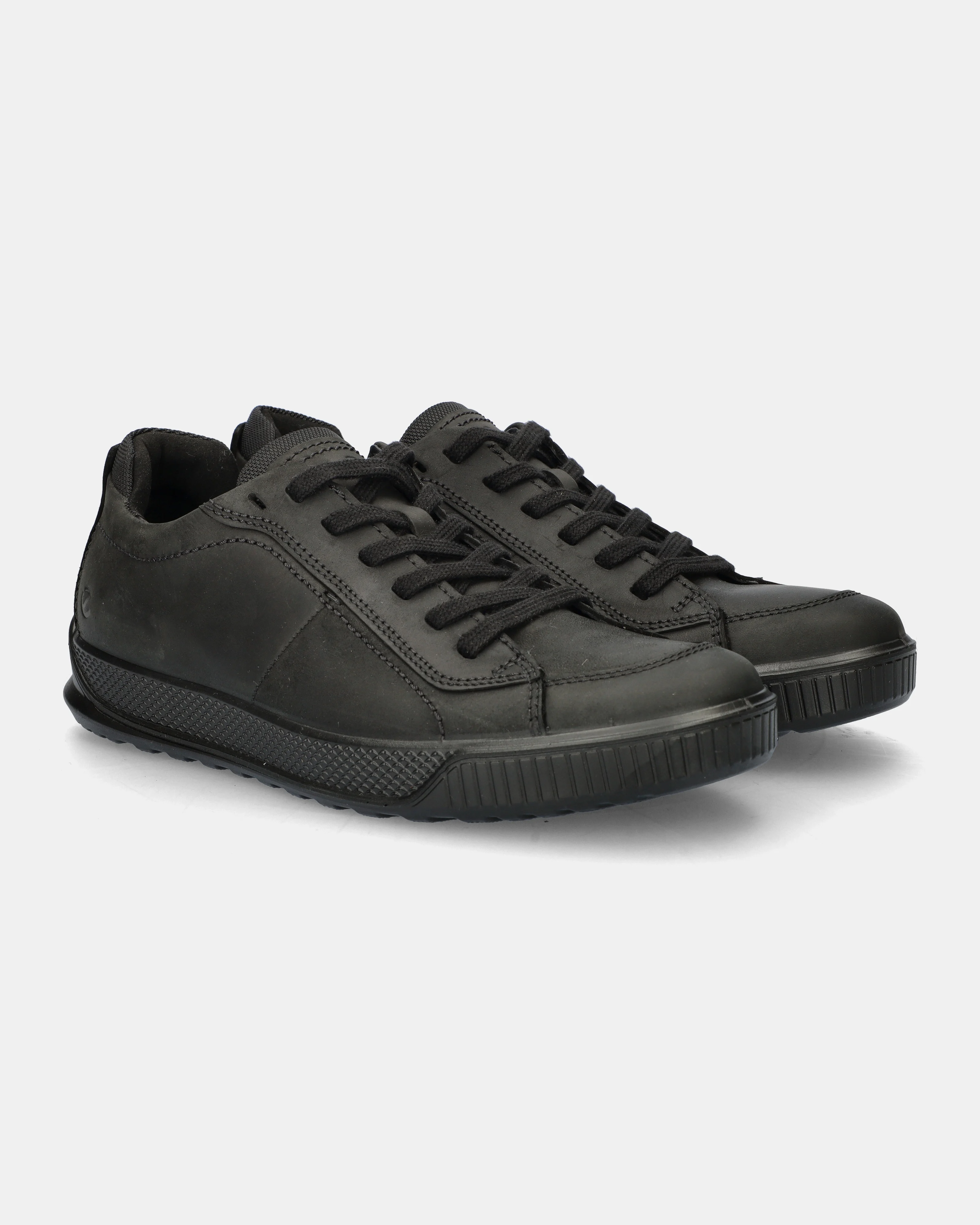 sneakers, zwart, lage schoen, leer, vetersysteem