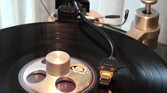 Pro-Ject Q UP - Nauwkeurige Plaatuitlijning - Eenvoudige Hoogteafstelling - Verbeterde Vinylweergave - Zwart