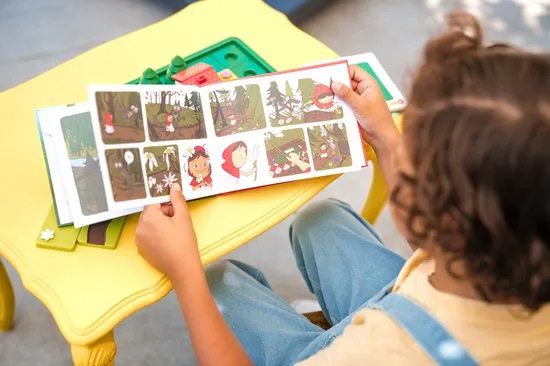 SmartGames - Roodkapje Deluxe - 48 opdrachten - denkspel voor kleuters met extra sprookjesboek