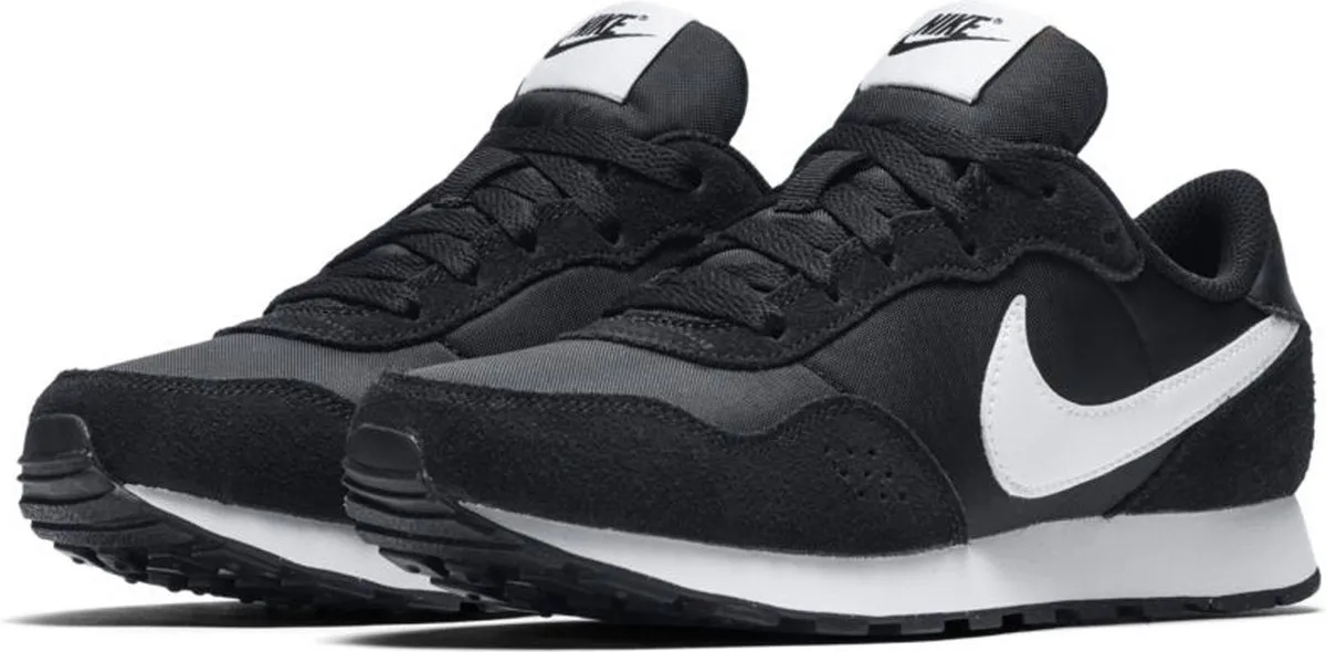 Nike MD Valiant Unisex Sneakers - Maat 36.5 - black
