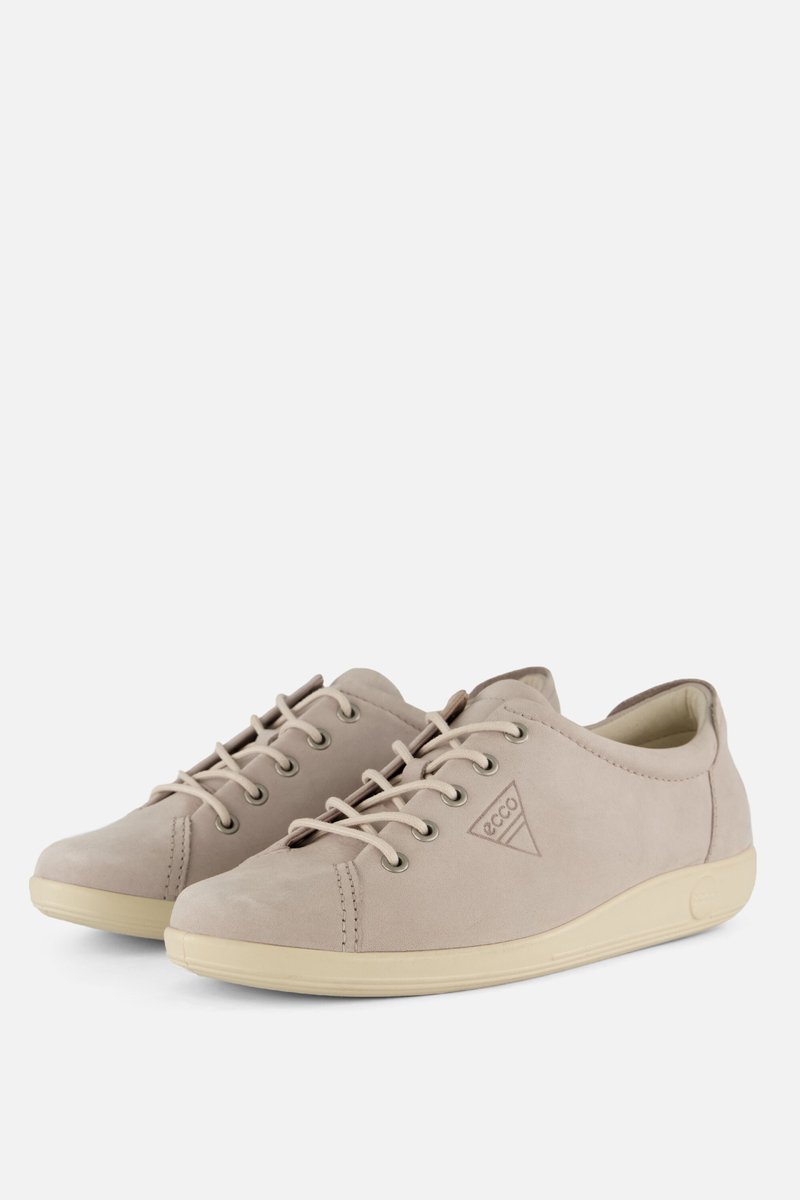 sneakers, beige, suede, veterschoen, platte zool