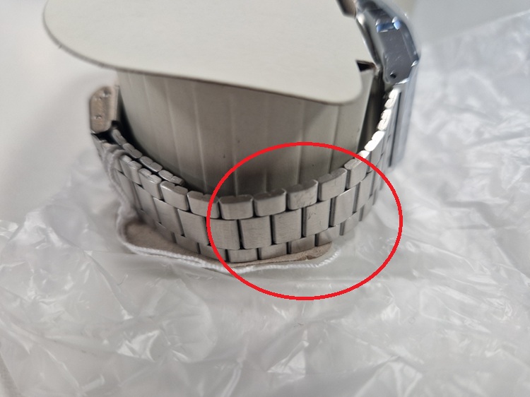 Polshorloge, Aluminium, Arm, Lichaamsdeel, Persoon