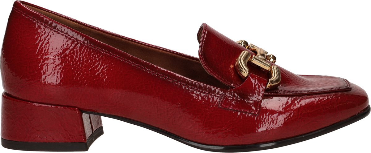 loafer, rood, gelakt leer, metalen gesp, mid-heel