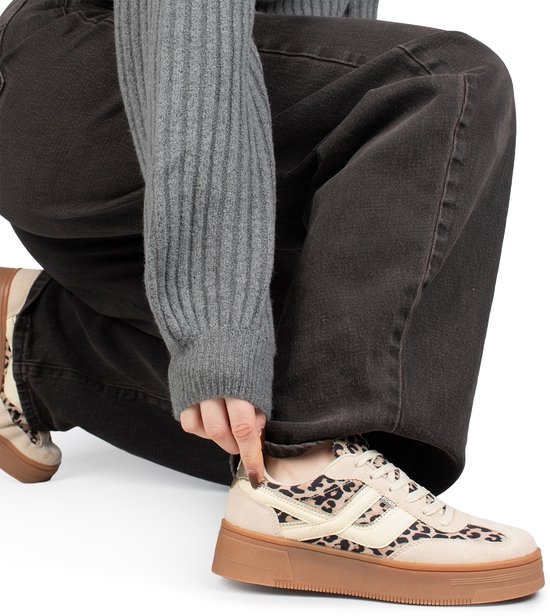 sneakers, leo patroon, suede, creme kleur, dames