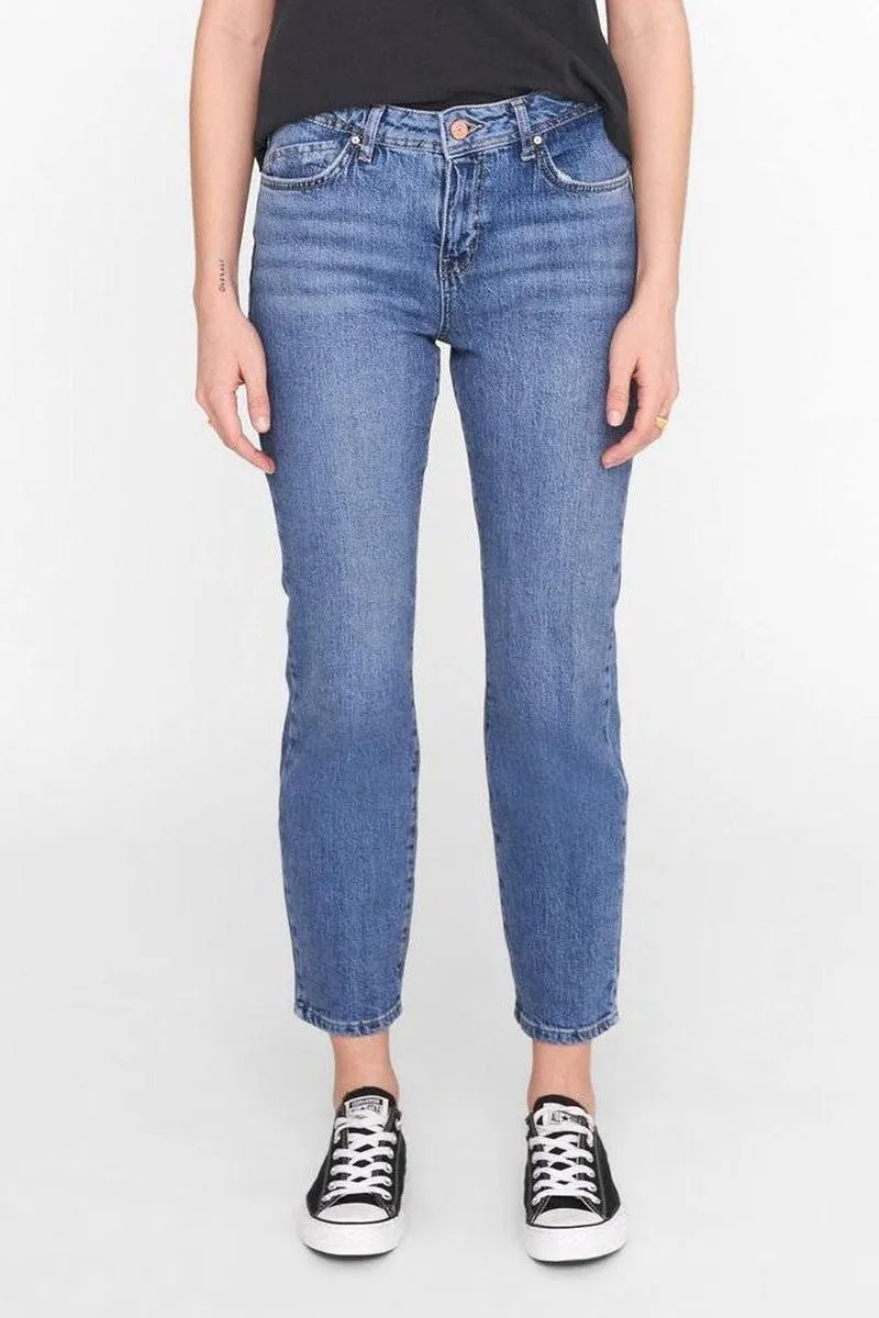 Noisy may NMOLIVIA NW SLIM STRAIGHT JEANS MB NOOS - Maat W28 X L32 - Dames Jeans
