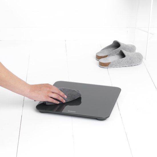 Brabantia-ReNew-Personenweegschaal-op-Batterijen-Dark-Grey-9 Brabantia ReNew Personenweegschaal op Batterijen - Dark Grey