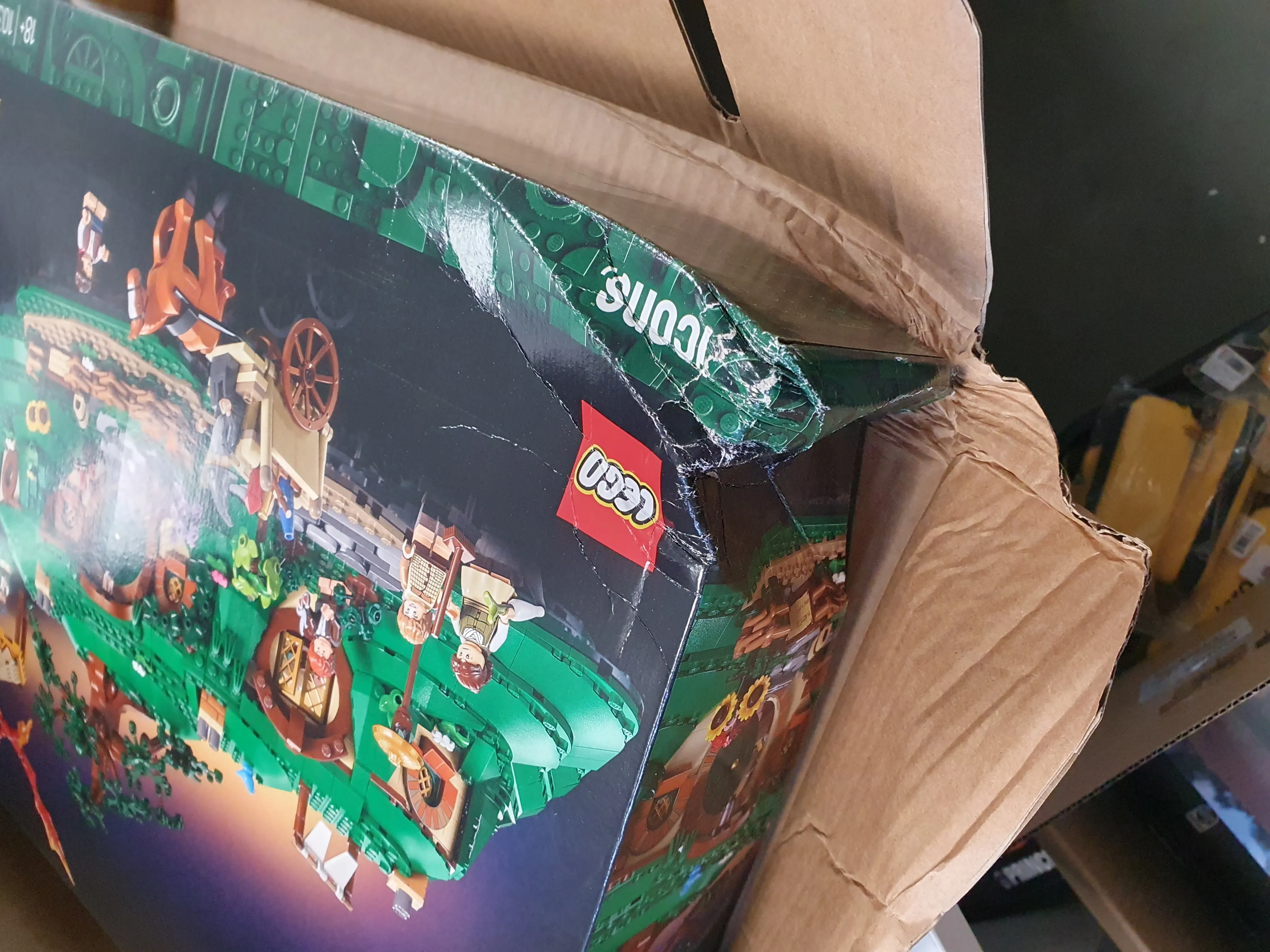 LEGO Icons The Lord of the Rings The Shire - 10354