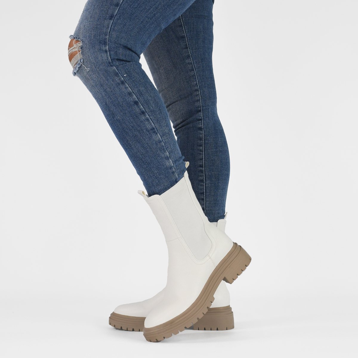 POSH by Poelman - Maat 40 - LITA Dames Chelsea Laarzen - Cremè wit