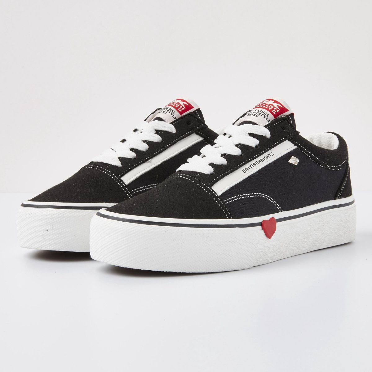 sneakers, canvas, zwart, witte-zool, rood hartje