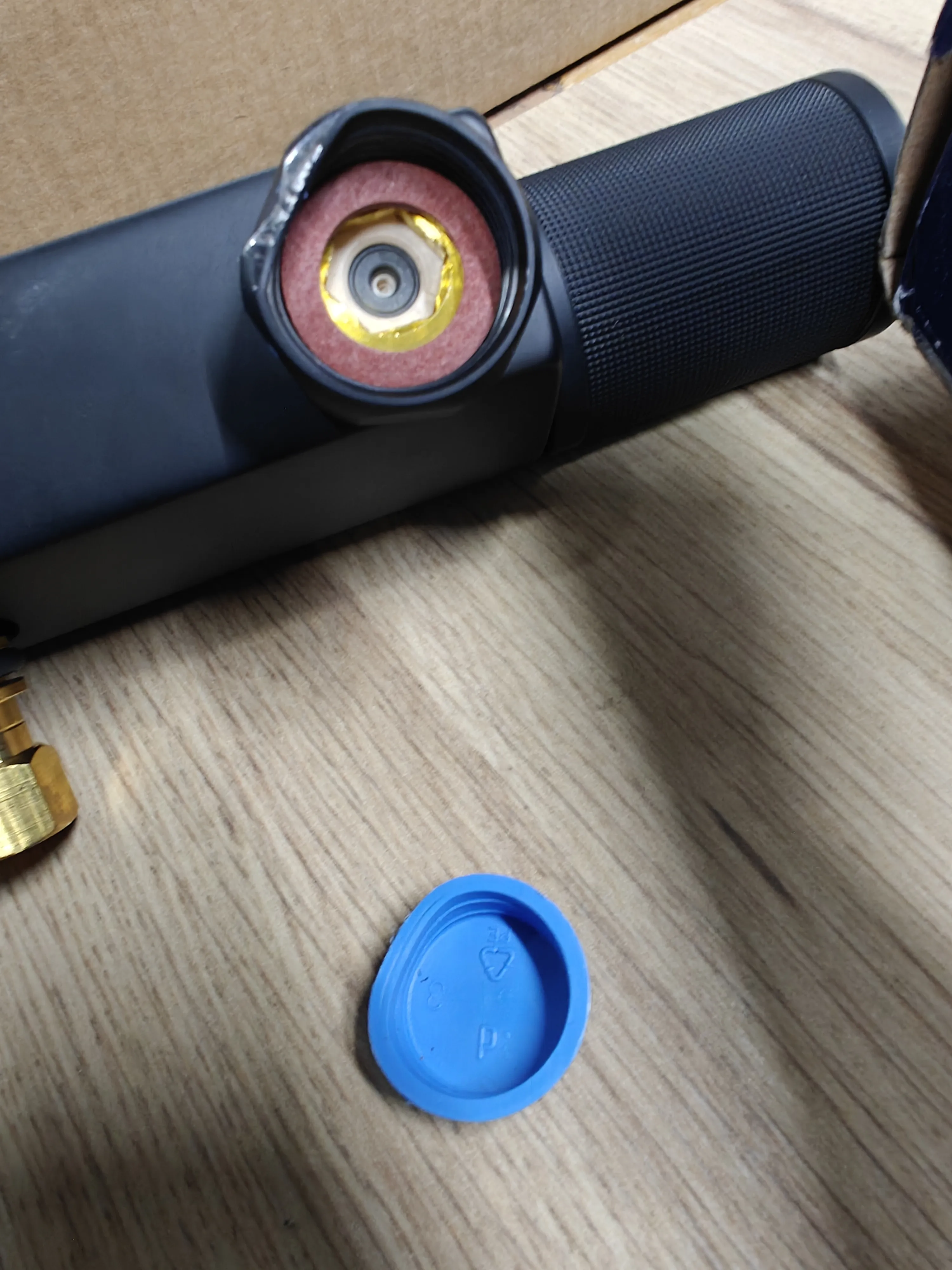bike pump, valve, blue cap, inflation, handheld pump