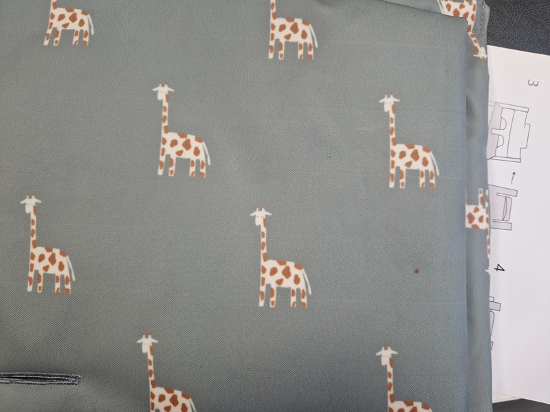 katoenen stof, giraffe patroon, grijs achtergrond, textiel, kledingstof