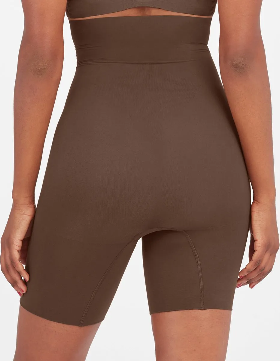 Kleding, Korte broek, Spandex, Persoon, Dijbeen