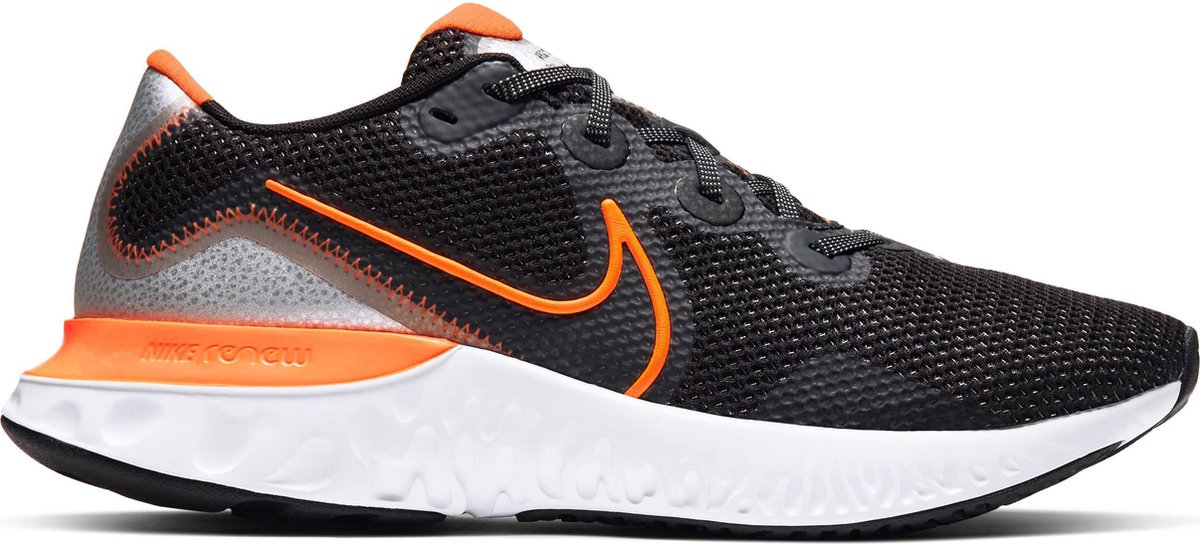 sneaker, sportschoen, meshupper, oranje accenten, witte zool